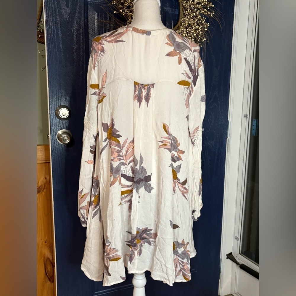 Free People Floral Print Tunic Top - Cream and Pink - Picture 8 of 12
